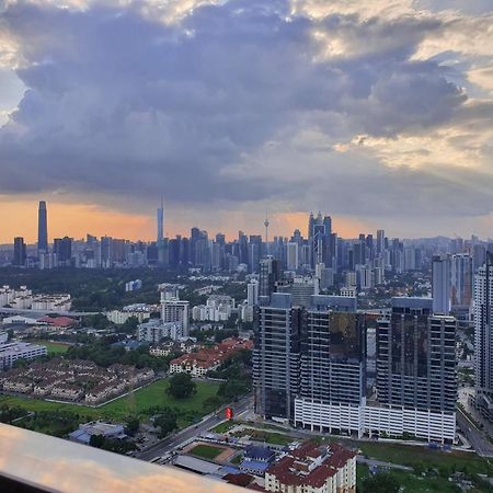 Reizz Residence By Luxury Suites กัวลาลัมเปอร์ ภายนอก รูปภาพ