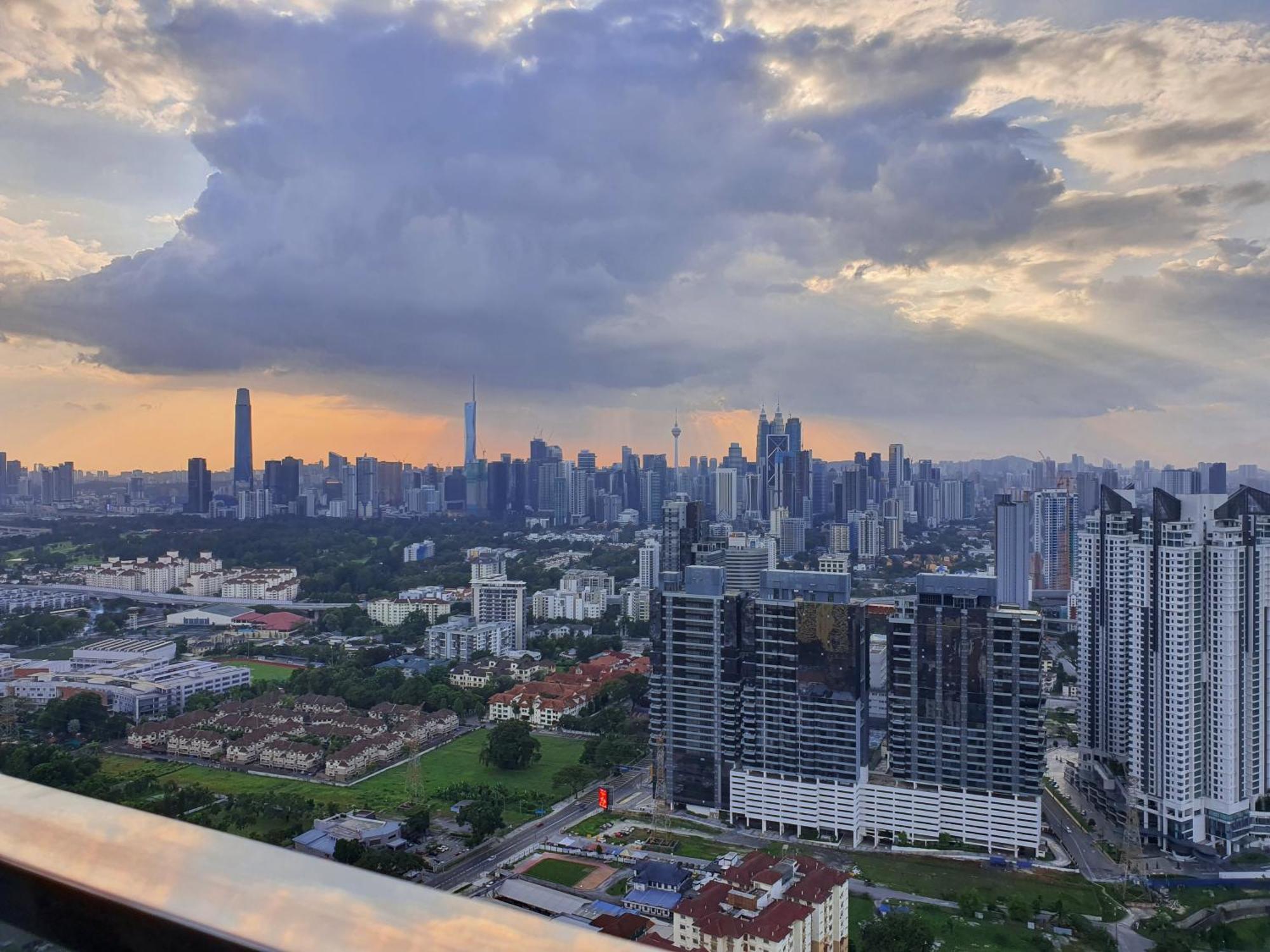 Reizz Residence By Luxury Suites กัวลาลัมเปอร์ ภายนอก รูปภาพ
